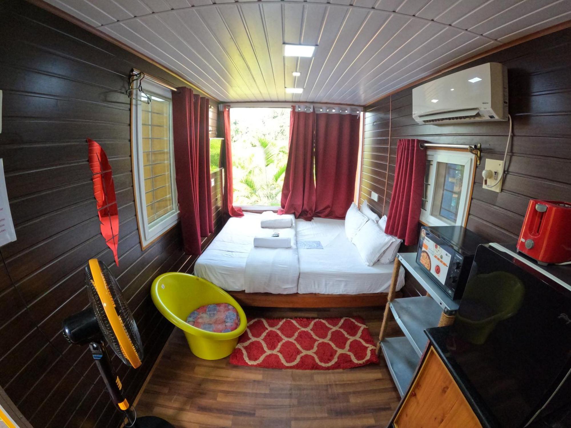 Wow Farm House Auroville Room photo